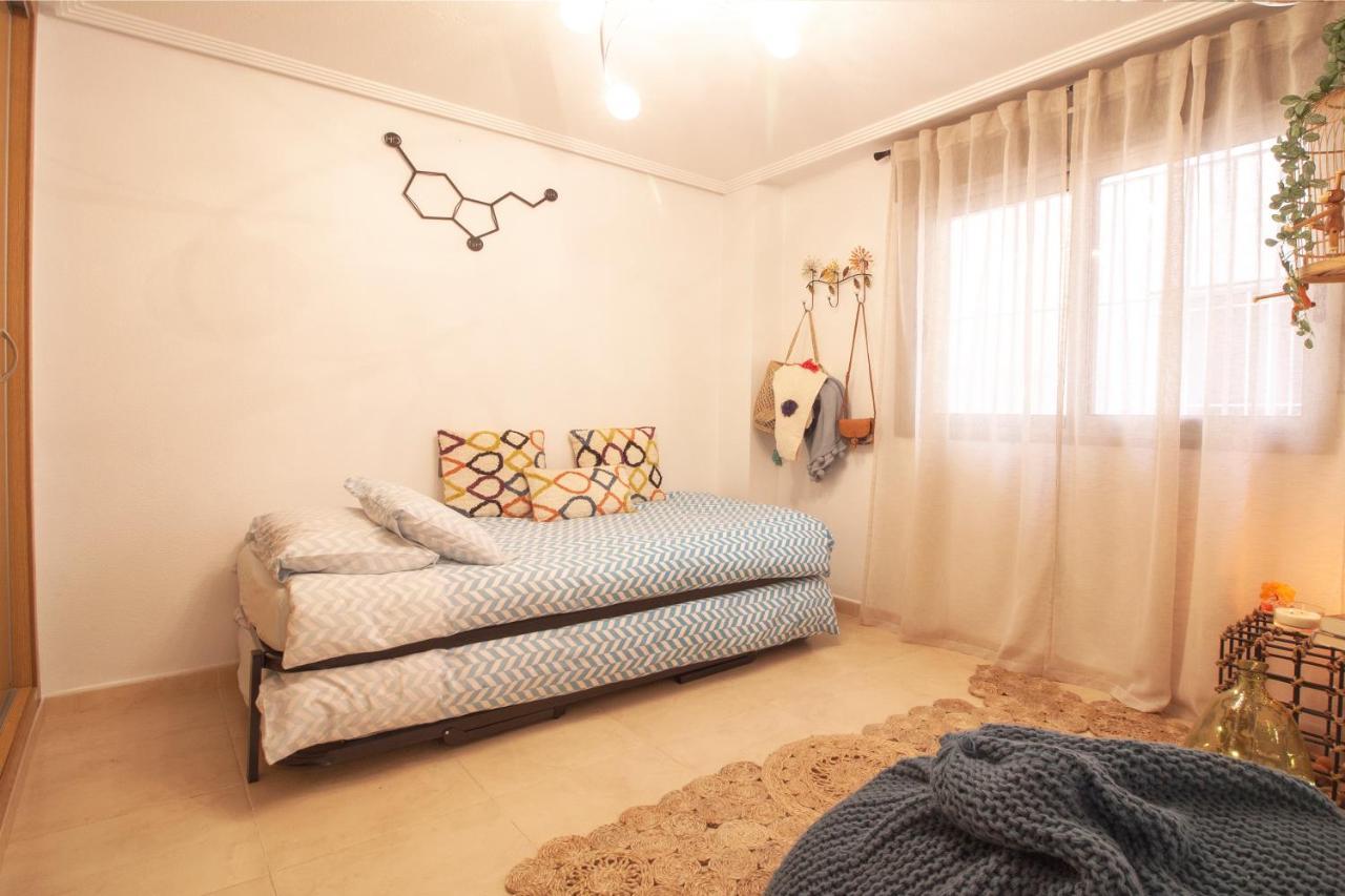 El Apartamento De Maria Jose Lägenhet Torrevieja Exteriör bild