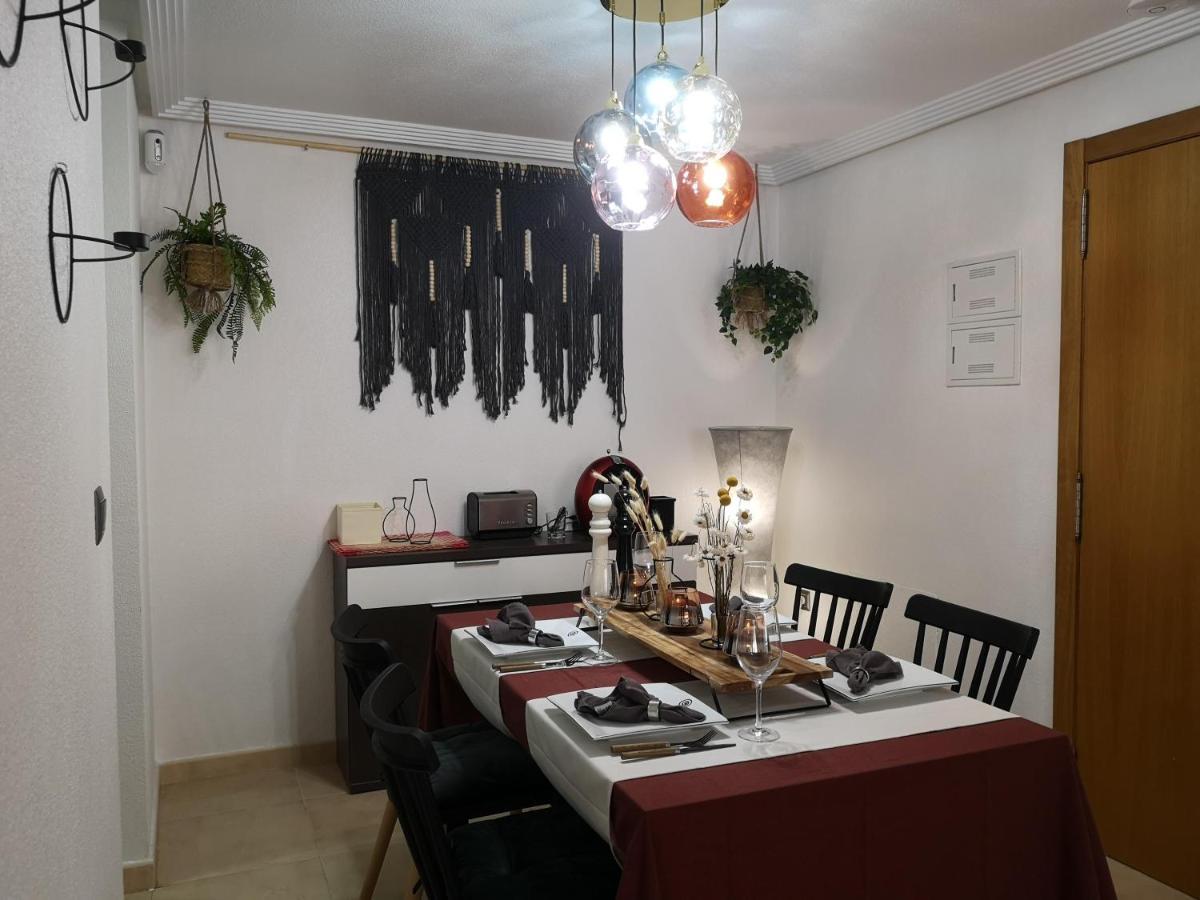 El Apartamento De Maria Jose Lägenhet Torrevieja Exteriör bild