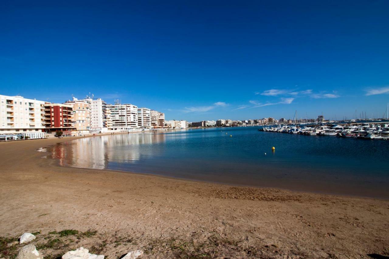 El Apartamento De Maria Jose Lägenhet Torrevieja Exteriör bild